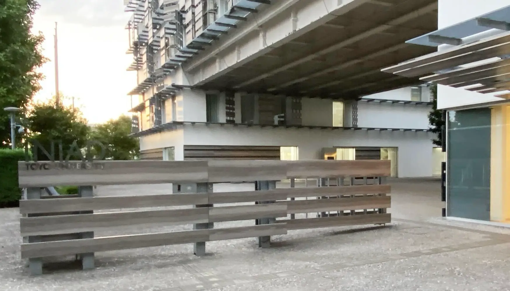 入口